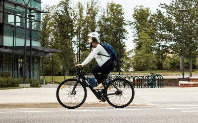 Näin lataat sähköpyörän oikein: edullinen sähkö ei saa ohittaa turvallisuutta